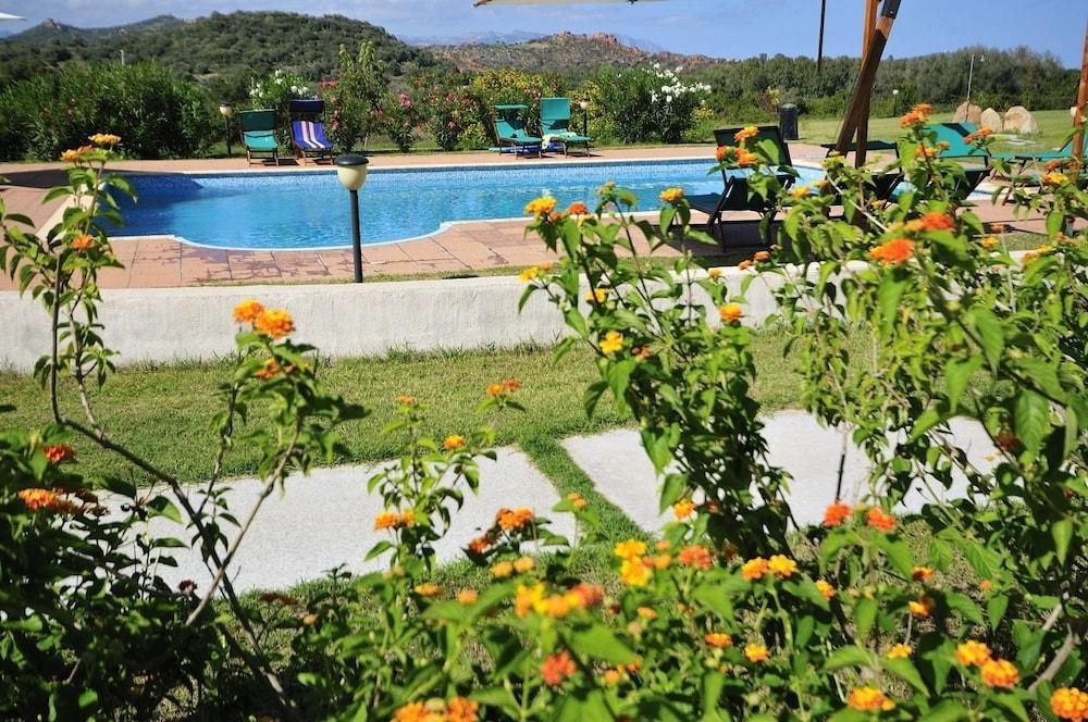 Hotel Baia Cea باري ساردو المظهر الخارجي الصورة