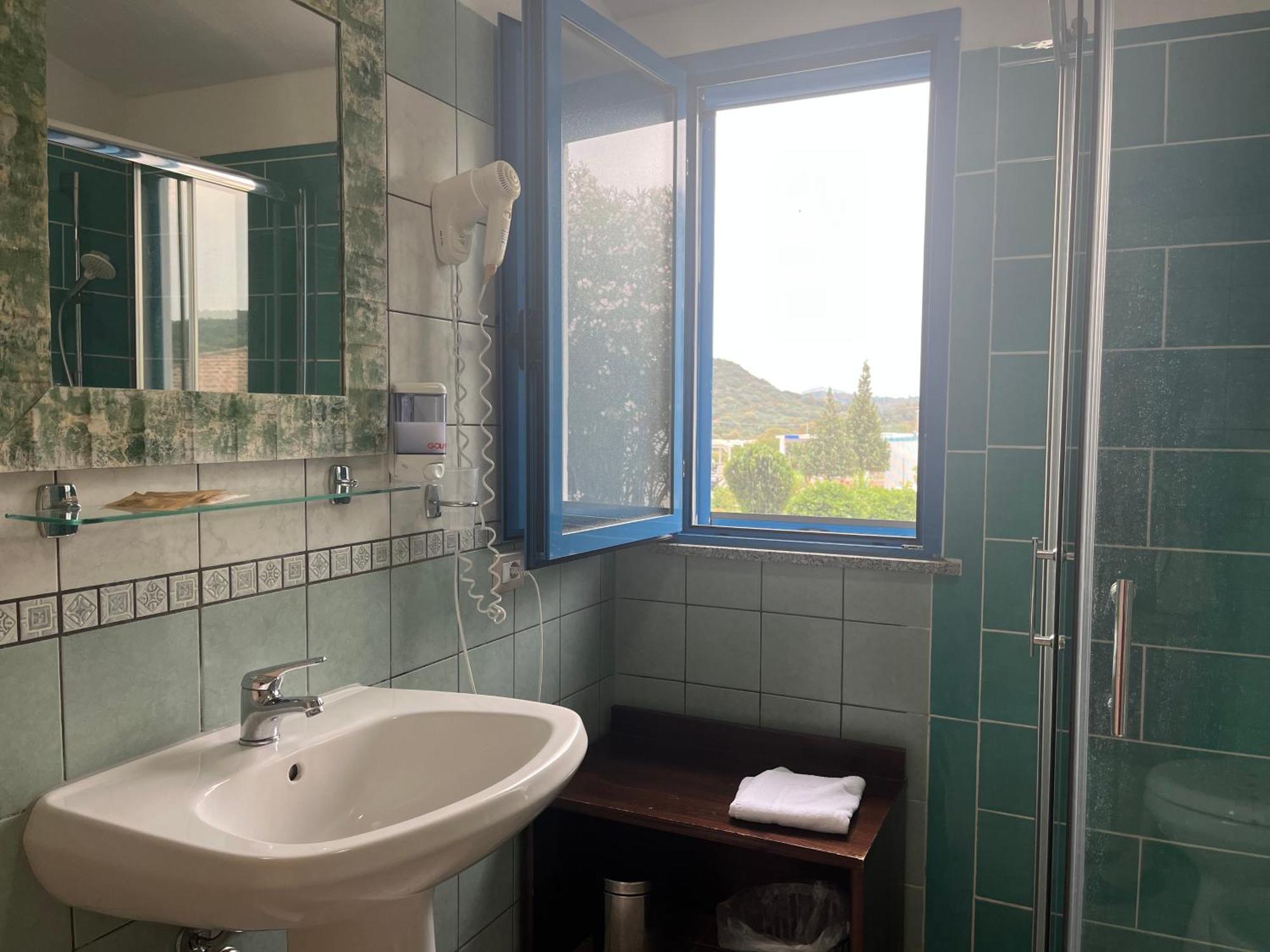 Hotel Baia Cea باري ساردو المظهر الخارجي الصورة