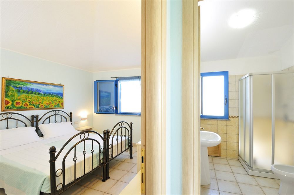 Hotel Baia Cea باري ساردو المظهر الخارجي الصورة